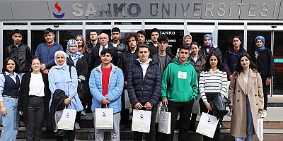 Gaziantep Şehit Ali Polat Anadolu Lisesi öğrencileri