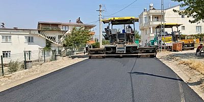 KAHRAMANMARAŞ BÜYÜKŞEHİR, YABALIÇ CADDESİ’Nİ SICAK ASFALTLA BULUŞTURUYOR